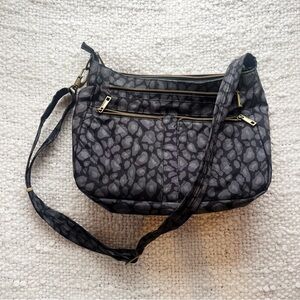 Travelon crossbody purse black and grey leopard